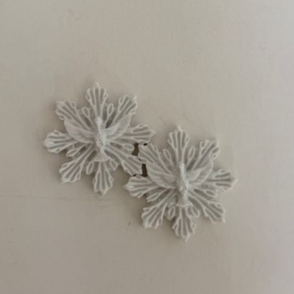 Aplique Espírito Santo em Resina - 4,5X4,5 - 2 unidades